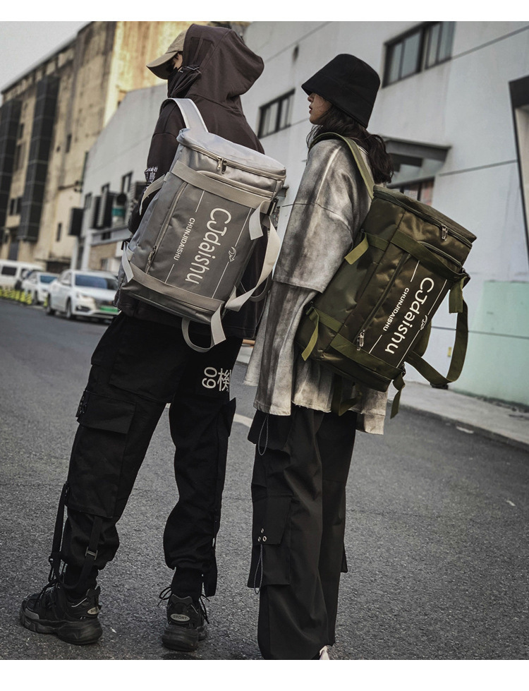 LargeCapacityBackpackLightweightMultipurposeTravelBagHikingOutdoorWaterproofCampingBackpack-2006639-11