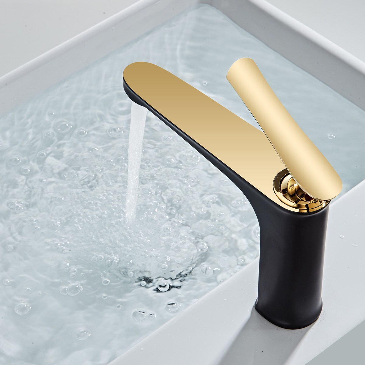 LuxuryBathroomBasinFaucetHotColdWaterMixerSinkTapGoldPolishedHandleSingleHandleBrassFaucet-1888100-6