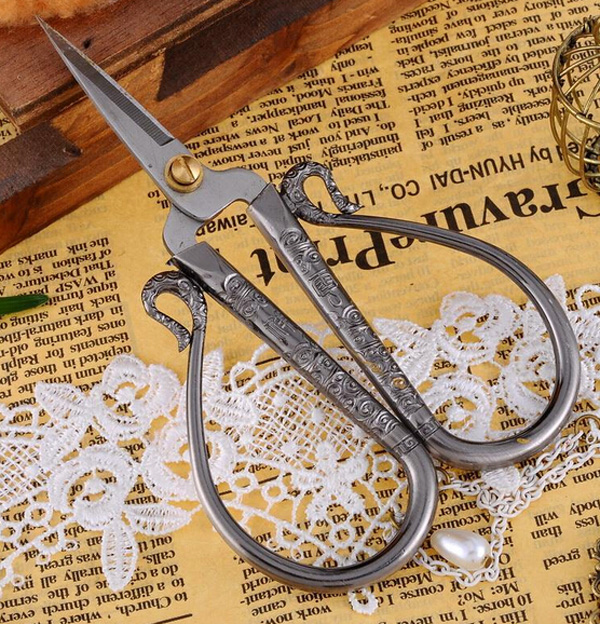 EuropeanVintageCrossStitchEmbroideryScissorStainlessSteelDIYHandcraftedsSewingShear-1008557-1