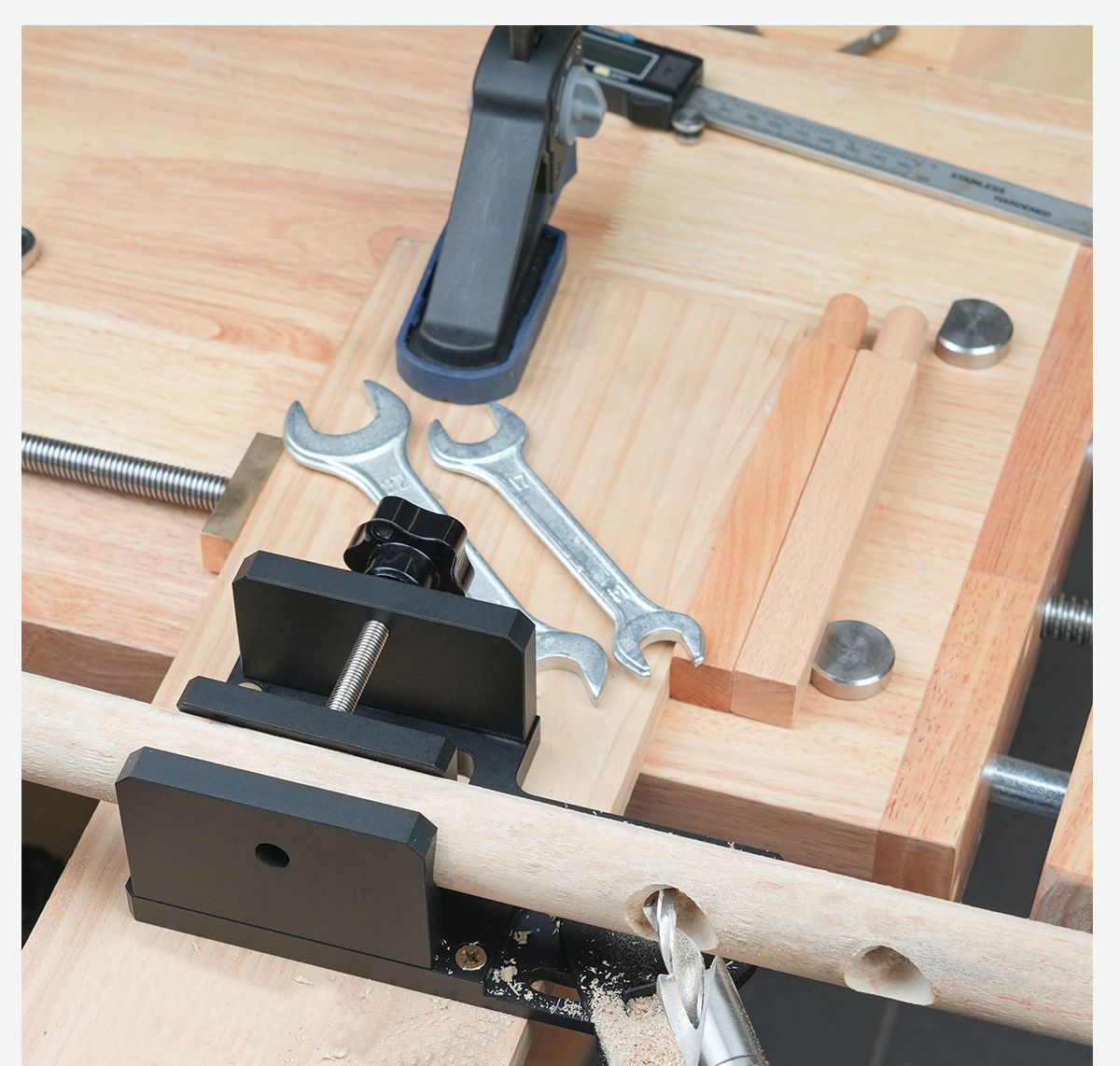 CircleRodAngleHolePunchwithAdjustable30-70mmClampand0-60DegreePunchAngleLightweightHighPrecisionEdur-2010240-1